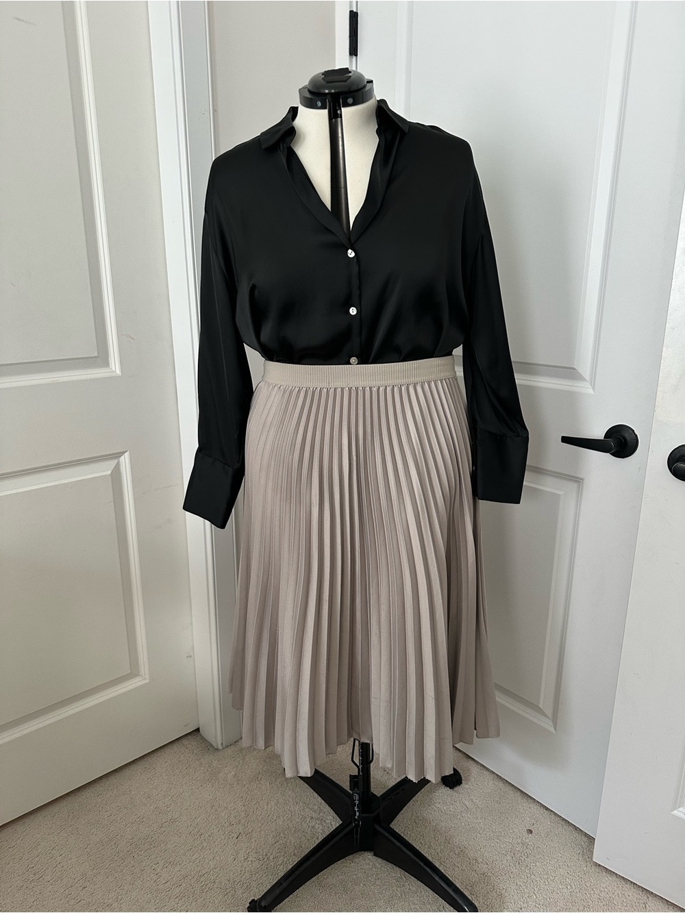 H&M taupe Pleated Midi Skirt